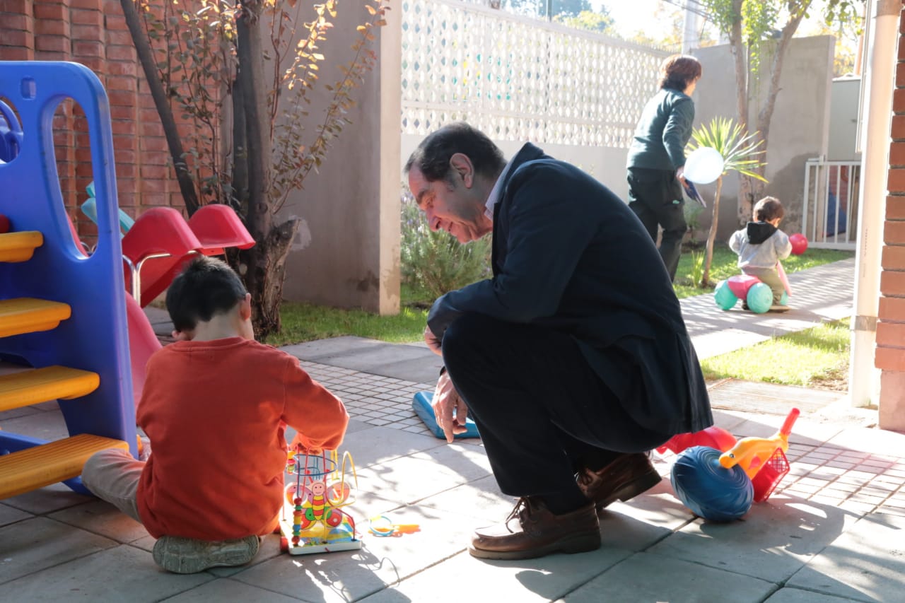 Ministro Larrain - Casa Nacional del Niño (1)