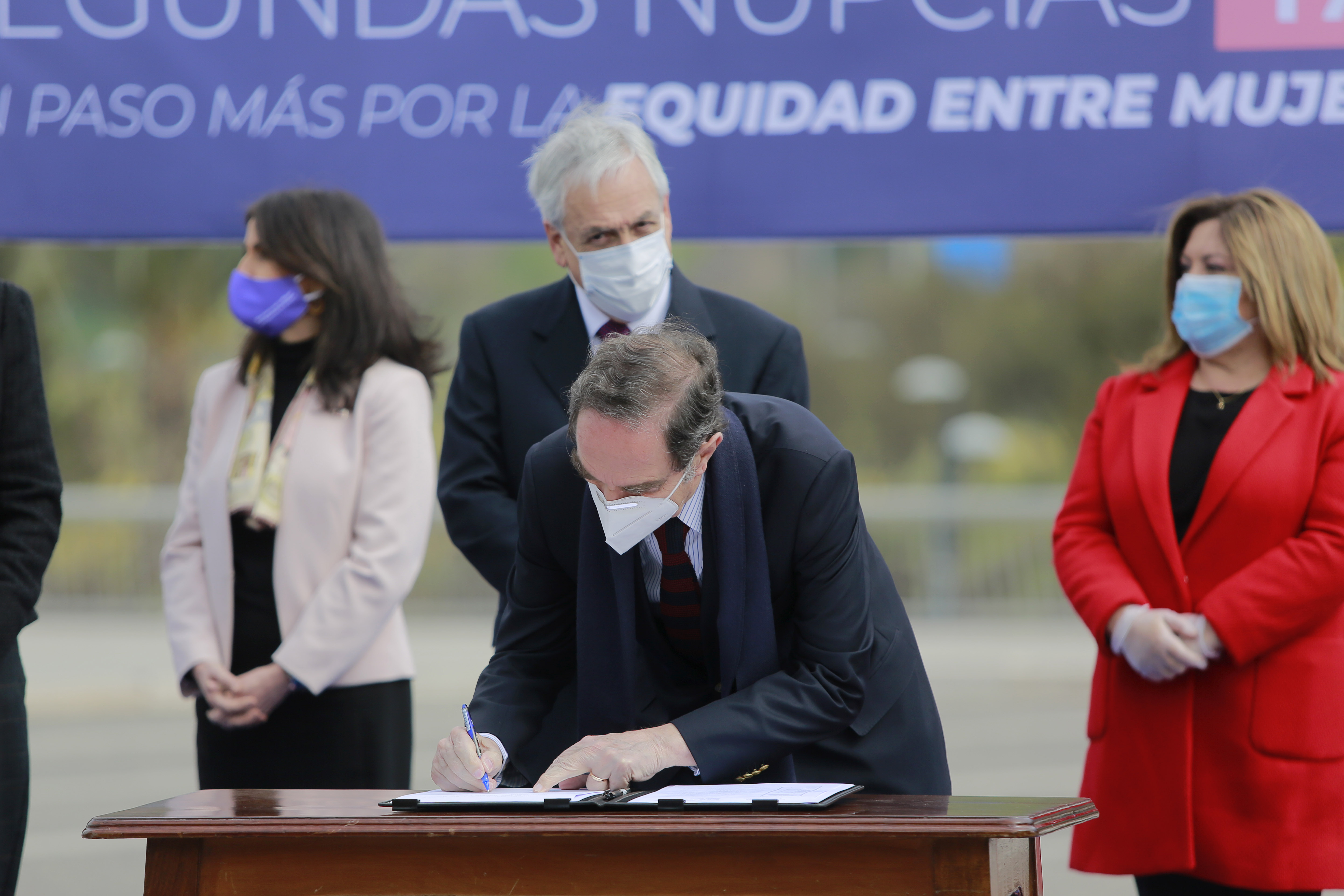 MINISTRO FIRMA